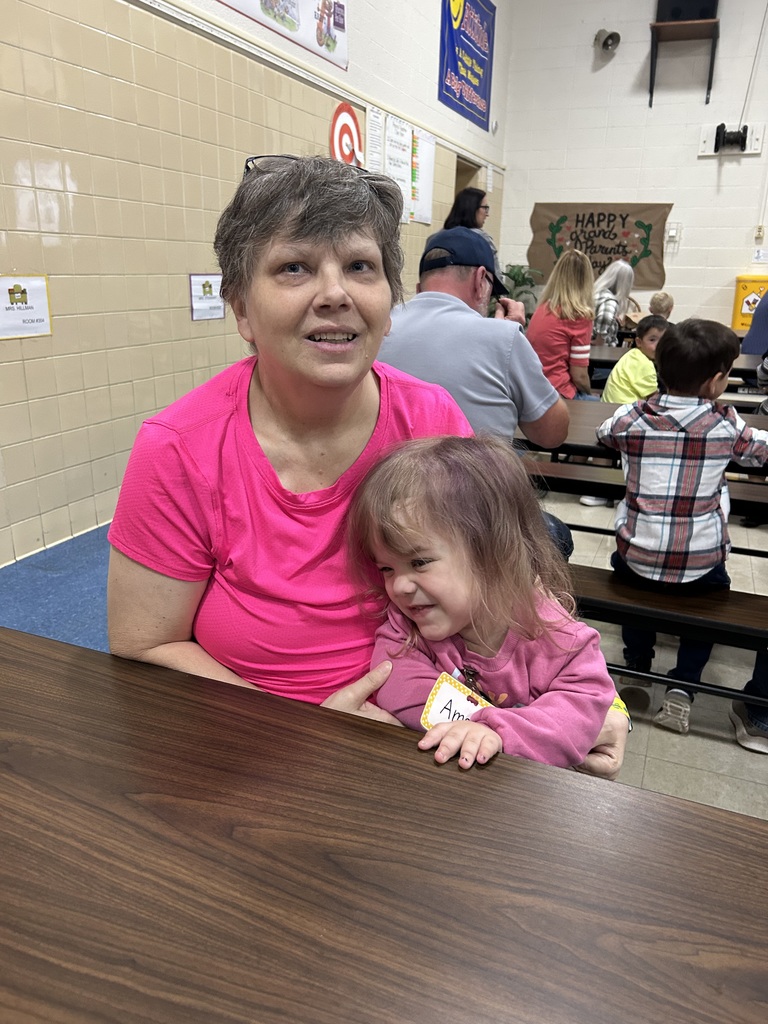 Maplehurst Elementary afternoon preschool students invited their grandparents to school on Monday September 8th. The students and their grandparents enjoyed a book about staying overnight at grandma and grandpa’s house, they played bingo, created a craft together and had a snack. Everyone enjoyed spending time together. 