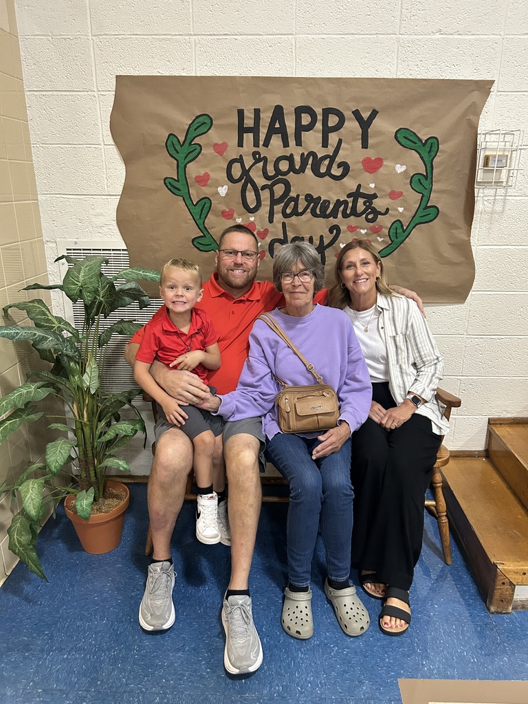 Maplehurst Elementary afternoon preschool students invited their grandparents to school on Monday September 8th. The students and their grandparents enjoyed a book about staying overnight at grandma and grandpa’s house, they played bingo, created a craft together and had a snack. Everyone enjoyed spending time together. 