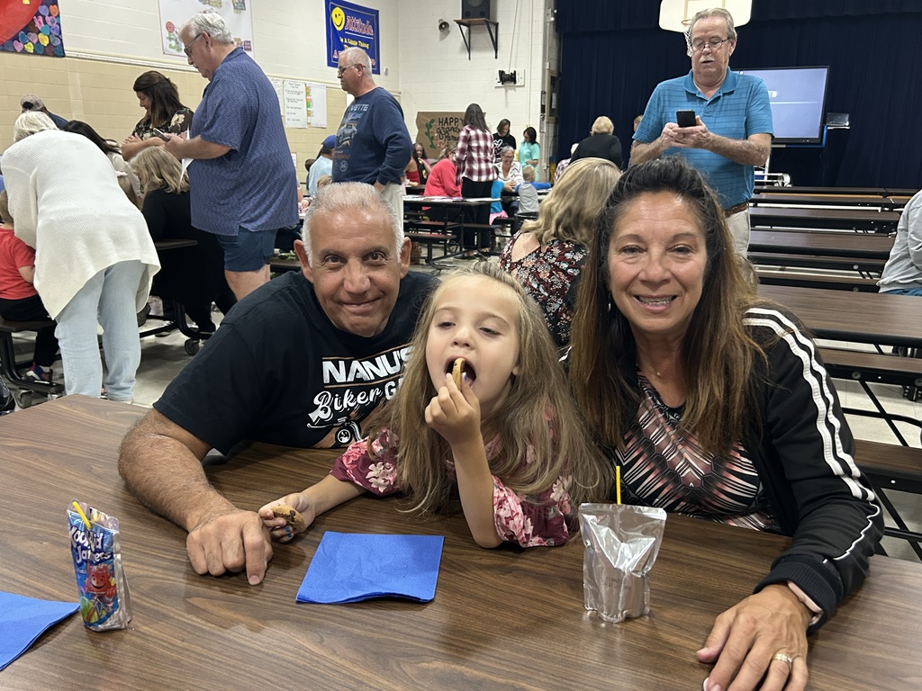 Maplehurst Elementary afternoon preschool students invited their grandparents to school on Monday September 8th. The students and their grandparents enjoyed a book about staying overnight at grandma and grandpa’s house, they played bingo, created a craft together and had a snack. Everyone enjoyed spending time together. 