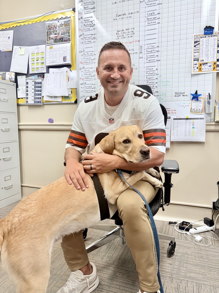 Kepler was all smiles today at Main Street seeing 4th and 5th grade staff and students sport their favorite team jerseys for Spirit Week!