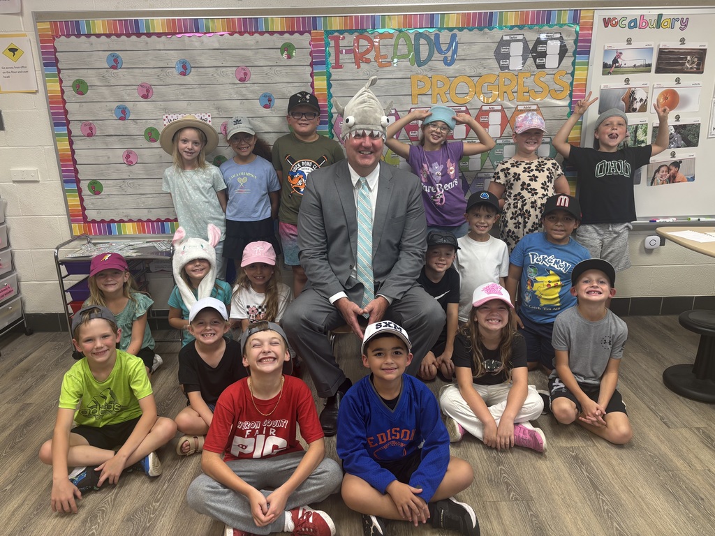 Mr. Cooley celebrated Hat Day with second grade students at Pleasant Elementary! 🧢 