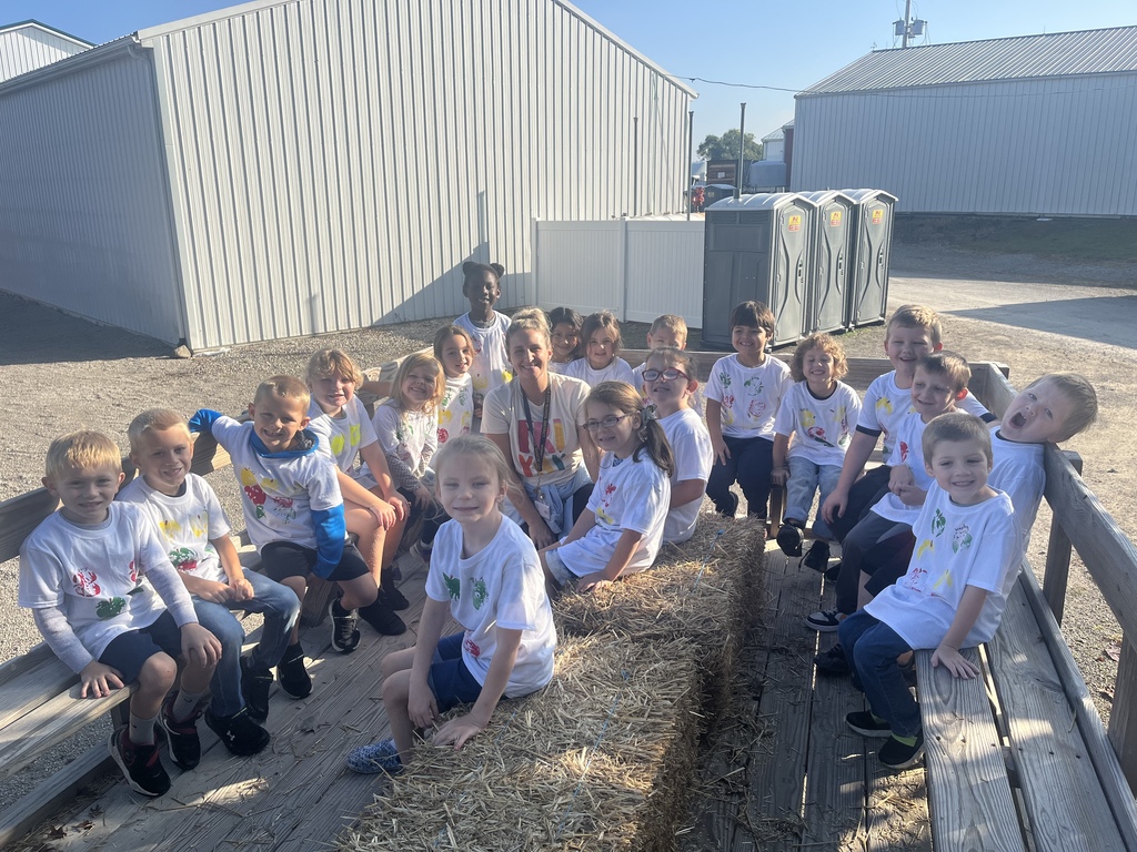 Kindergarten classes had a blast on their field trip to Burnham’s Orchard! 🍎🍏