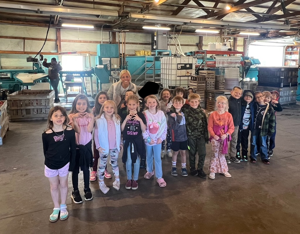 Mrs. Cannon, Mrs. Kingsborough, Mrs. Andrews and Mrs. Nutter’s class went to Quarry Hill orchards for a 1st grade field trip! The students listened to an apple story, took a tractor ride, ate a snack, picked their own apples and learned all about picking and packing apples at the orchard!! 🍎 Mrs. Cannon’s class also enjoyed homemade apple crisp and ice cream Friday afternoon!!