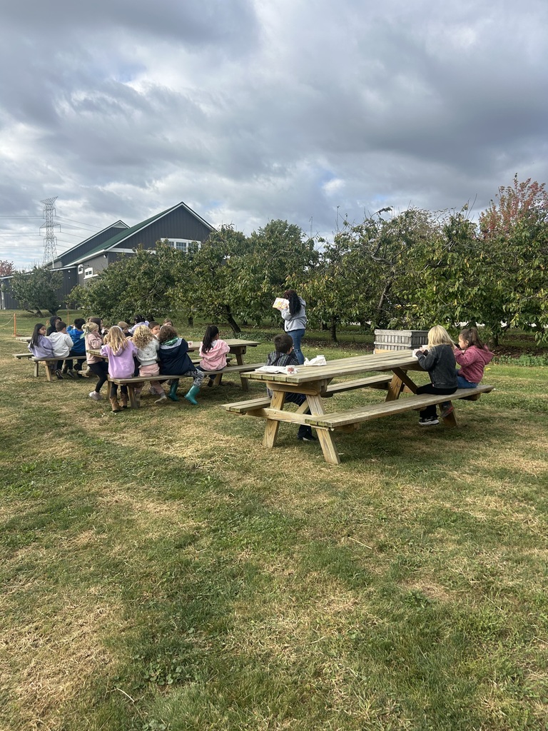 Mrs. Cannon, Mrs. Kingsborough, Mrs. Andrews and Mrs. Nutter’s class went to Quarry Hill orchards for a 1st grade field trip! The students listened to an apple story, took a tractor ride, ate a snack, picked their own apples and learned all about picking and packing apples at the orchard!! 🍎 Mrs. Cannon’s class also enjoyed homemade apple crisp and ice cream Friday afternoon!!