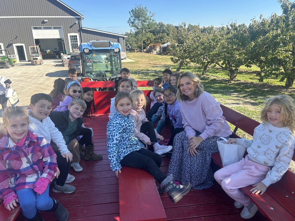 Mrs. Cannon, Mrs. Kingsborough, Mrs. Andrews and Mrs. Nutter’s class went to Quarry Hill orchards for a 1st grade field trip! The students listened to an apple story, took a tractor ride, ate a snack, picked their own apples and learned all about picking and packing apples at the orchard!! 🍎 Mrs. Cannon’s class also enjoyed homemade apple crisp and ice cream Friday afternoon!!