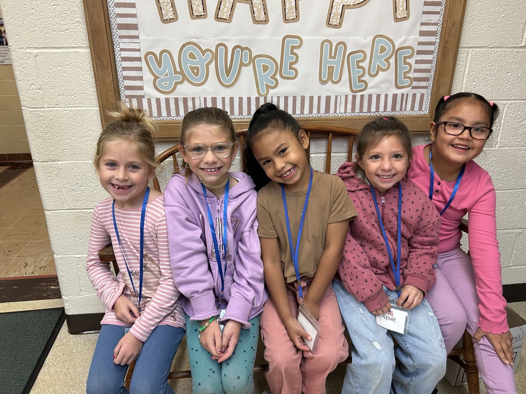 This week at Maplehurst Elementary students from Mrs.Cannon’s class are leading the school. Coen Malyj greets students as they enter the building. Layne Scott and Kylie Rios helped Mr. Moore do the announcements. Ellie Gray, Ivy Groves and Anesly Mazariegos collected the recycling with the help of TLC students Gavin, Emerson and Zavi.