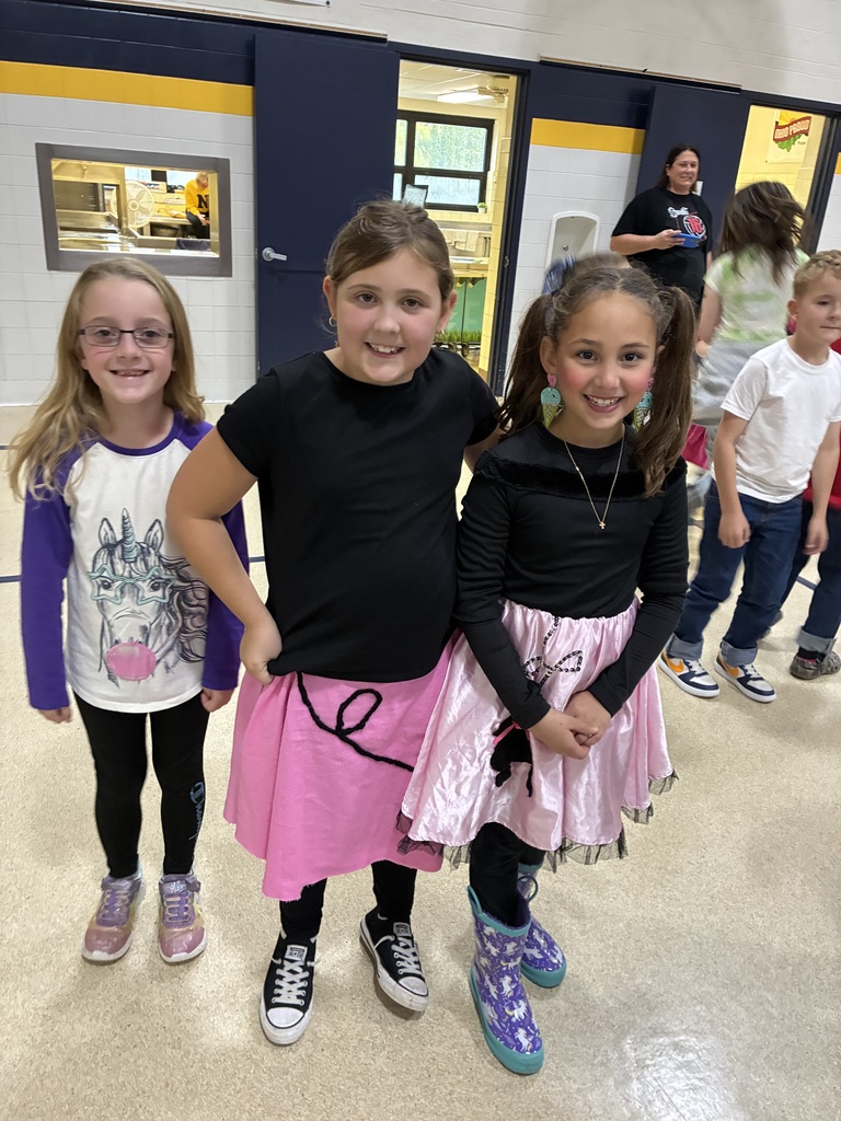 Mrs. Alexander’s class celebrating our 50th day of school.