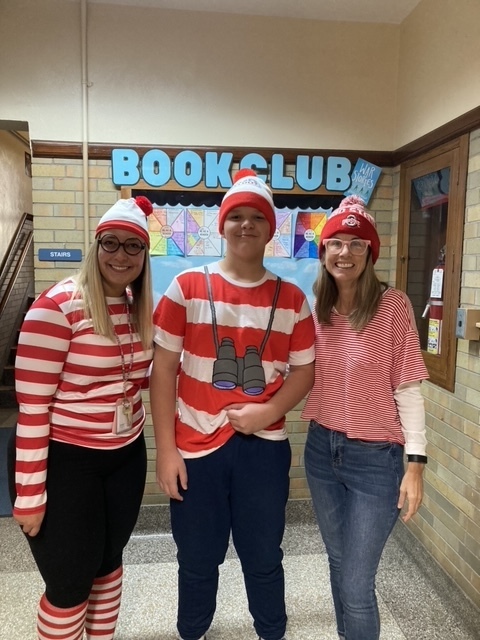 Halloween fun on the 5th Grade Blue Squad Team!