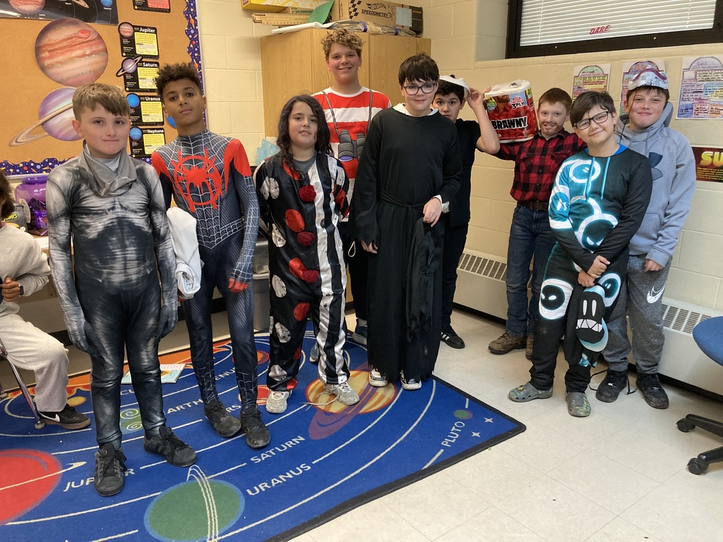 Halloween fun on the 5th Grade Blue Squad Team!