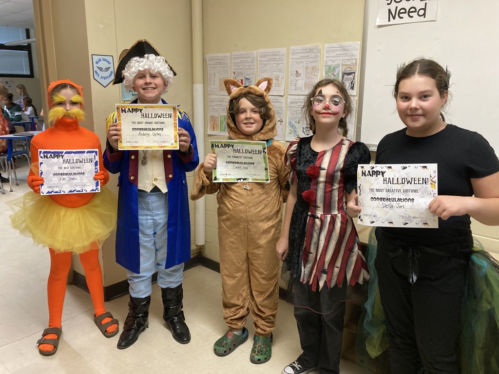 Halloween fun on the 5th Grade Blue Squad Team!