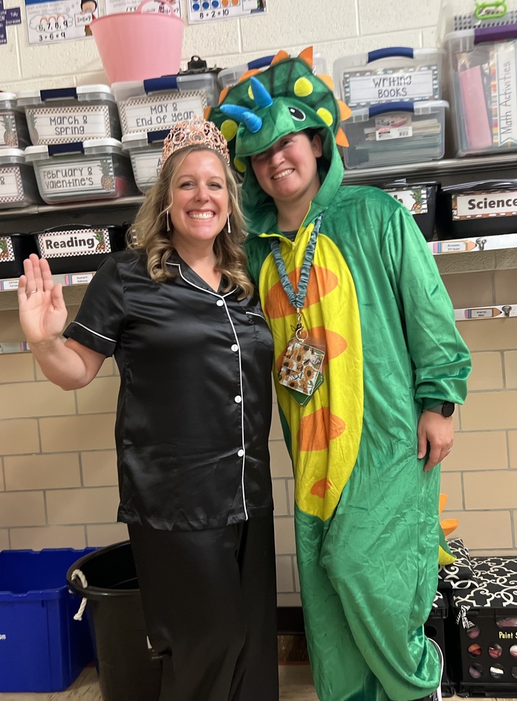 Halloween 2025, that's a wrap! The Maplehurst Staff survived the week and celebrated in costume along with the students. From story book characters, movie characters and everything else in between, the staff enjoyed participating in the fun!