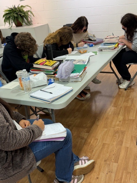 You could feel the holiday spirit in the Art Gallery this morning! ✔️ 50+ members ✔️ 150+ Christmas cards filled with handwritten messages for the Ohio Veterans Home ✔️ Sign-ups for a variety of holiday outreach + service projects These students keep showing up, giving back, and proving that service really does make your heart grow three sizes. 🎄💛 We are so proud of our NHS Key Club!