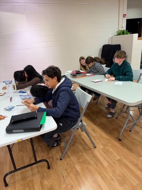 You could feel the holiday spirit in the Art Gallery this morning! ✔️ 50+ members ✔️ 150+ Christmas cards filled with handwritten messages for the Ohio Veterans Home ✔️ Sign-ups for a variety of holiday outreach + service projects These students keep showing up, giving back, and proving that service really does make your heart grow three sizes. 🎄💛 We are so proud of our NHS Key Club!