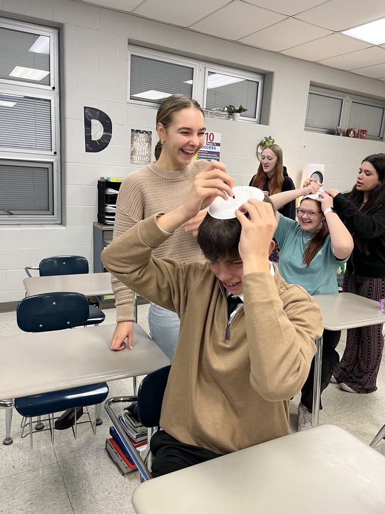 Students had some fun in Health class before Thanksgiving break. They worked in communication skills to describe a picture for their partner to draw without looking