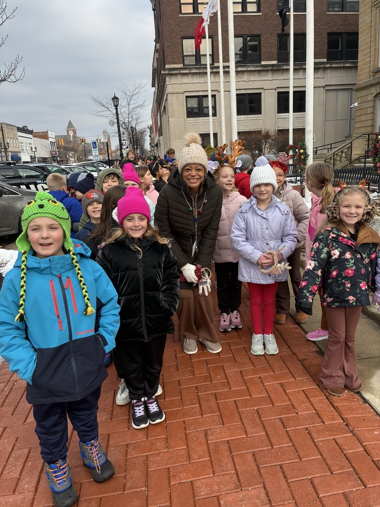 Pleasant Elementary caroling downtown and then a quick stop for cookies and hot cocoa! 
