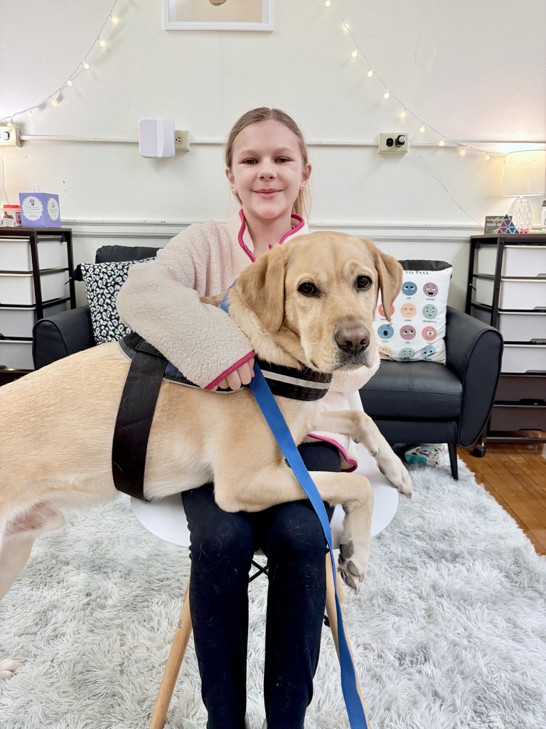Congratulations to these students on being named December’s Pawsitive Peers at Main Street! Kepler notices and appreciates the kindness and positivity that these students bring to their classrooms! 🐾💙