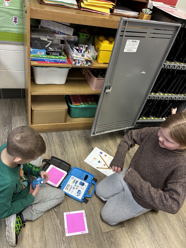 Mrs. Jude from 4-H did a lesson on robotics and coding with Mrs. Alexander’s class.