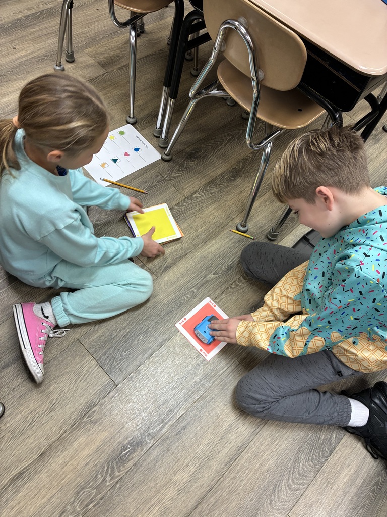 Mrs. Jude from 4-H did a lesson on robotics and coding with Mrs. Alexander’s class.