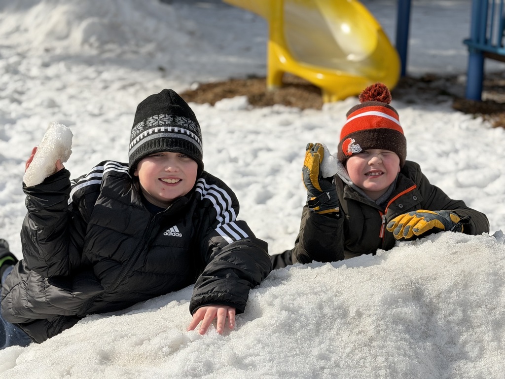 Mrs. Gambles class enjoyed a day of play in the snow!!!