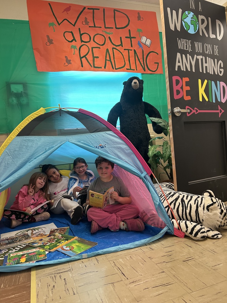 Maplehurst first grade students in Mrs. Caitlyn Cannon's class are enjoying some reading time this week in the adventure reading centers! Police Chief Scott Dahlgren was a guest reader in her classroom, thank you Chief Dahlgren!