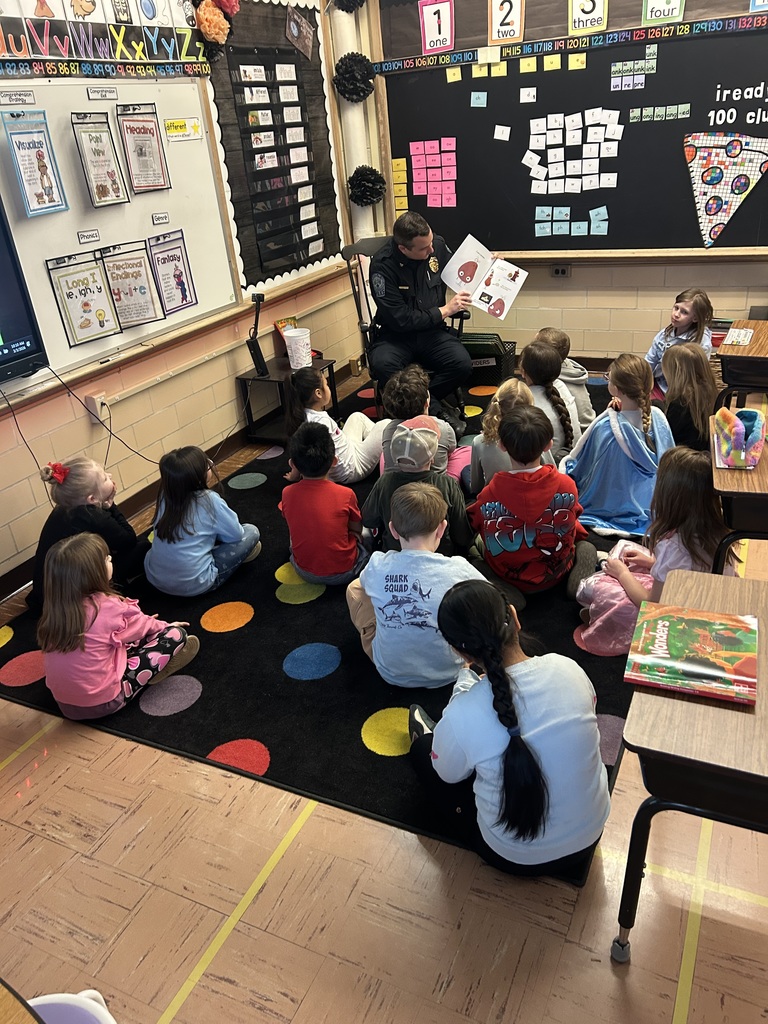 Maplehurst first grade students in Mrs. Caitlyn Cannon's class are enjoying some reading time this week in the adventure reading centers! Police Chief Scott Dahlgren was a guest reader in her classroom, thank you Chief Dahlgren!