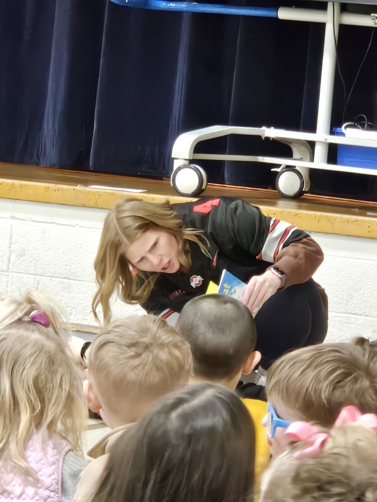Maplehurst staff and students kicked off right to read on Monday with an assembly that included a story, a reading relay with staff members and a bear hunt adventure with the help of the TLC students, Xavi, Tessa, Grady, Reagan and Autumn. 