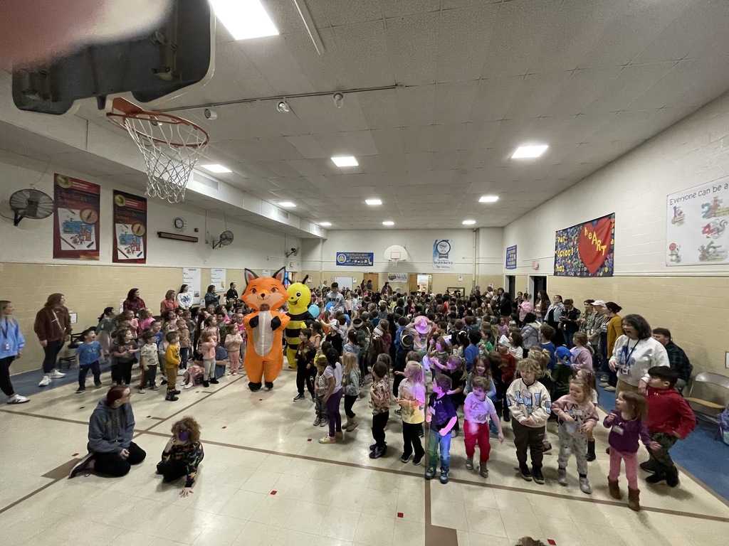Maplehurst staff and students kicked off right to read on Monday with an assembly that included a story, a reading relay with staff members and a bear hunt adventure with the help of the TLC students, Xavi, Tessa, Grady, Reagan and Autumn. 