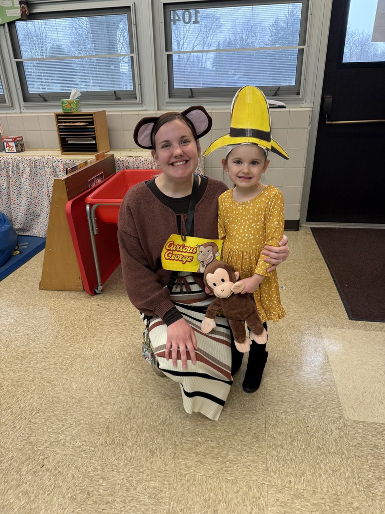 Maplehurst students and staff dressed as their favorite book characters on Tuesday as part of right to read week.  Lots of fun characters!