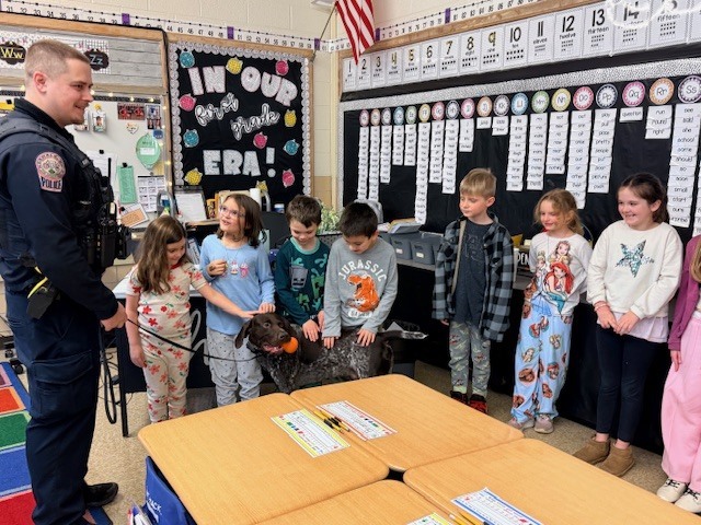 Mrs. Steinwart's class has had a great Right to Read Week.  We have had amazing guest readers, went on a virtual field trip to the Toledo Zoo, read under our desks with flashlights, and went to the book fair to get some new books.  