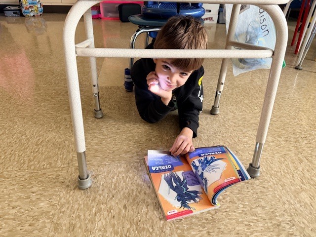 Mrs. Steinwart's class has had a great Right to Read Week.  We have had amazing guest readers, went on a virtual field trip to the Toledo Zoo, read under our desks with flashlights, and went to the book fair to get some new books.  