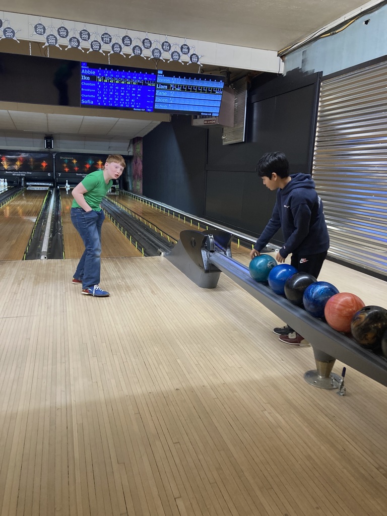 The 5th grade Blue Squad students celebrated the end of the third quarter with an exciting bowling outing, where a great time was had by everyone!