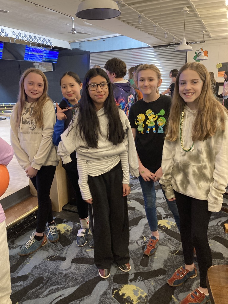 The 5th grade Blue Squad students celebrated the end of the third quarter with an exciting bowling outing, where a great time was had by everyone!