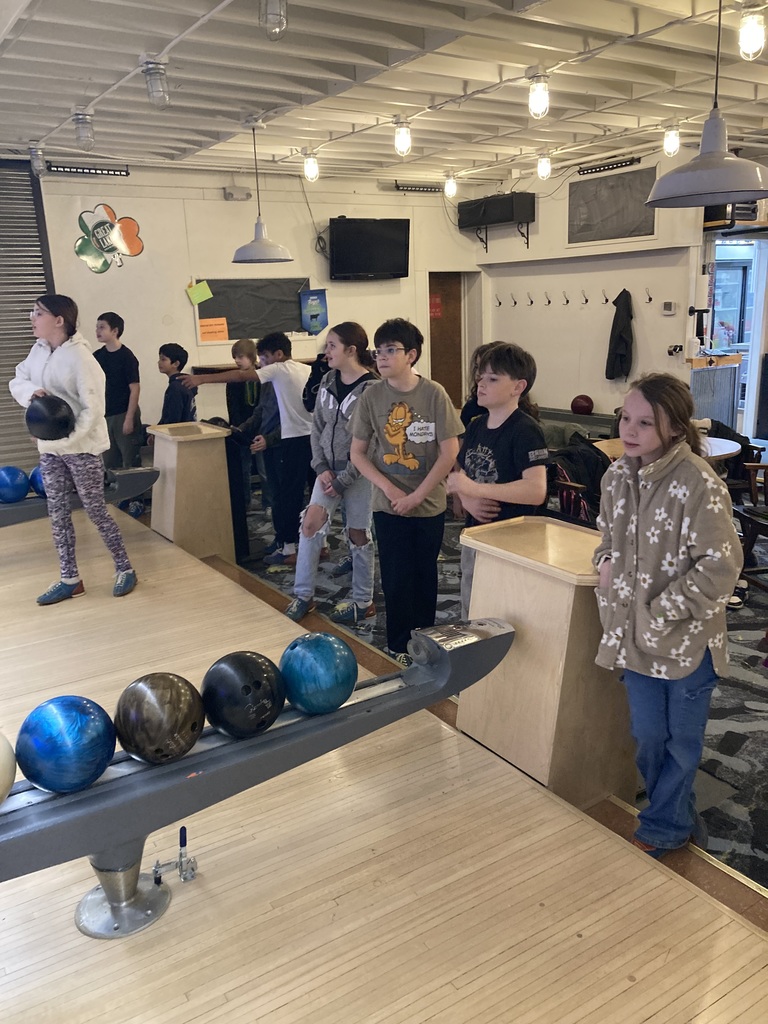 The 5th grade Blue Squad students celebrated the end of the third quarter with an exciting bowling outing, where a great time was had by everyone!