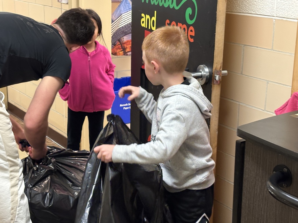 Mrs. Sarah Smith's kindergarten students Camden, Valeria, and Gabriel  assisted TLC members Casey and Gavin with collecting the recycling today at Maplehurst.  Thank you for your hard work today.