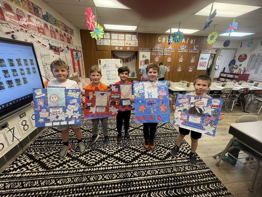 Mrs.opper’s 2nd grade reading class did a spectacular job on their president posters!