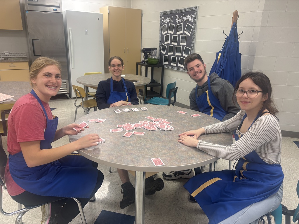 Double periods=free lab in Foods class! Students worked in groups to plan what they wanted to make in class. Some of the dishes included Chicken Fettuccine Alfredo, Sausage gravy and biscuits, and strawberry shortcake cake! 