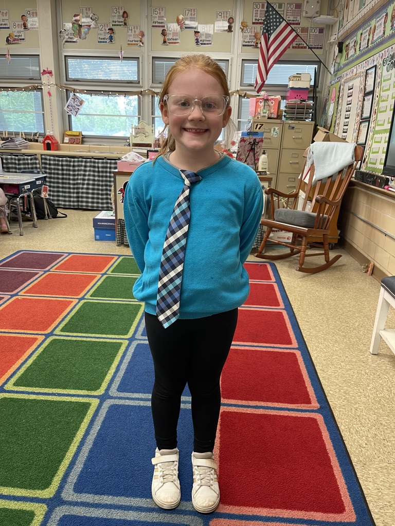 Mrs. Nutter's first grade class wowed Mr. Moore on principal's day by dressing like him.  Great job first graders.