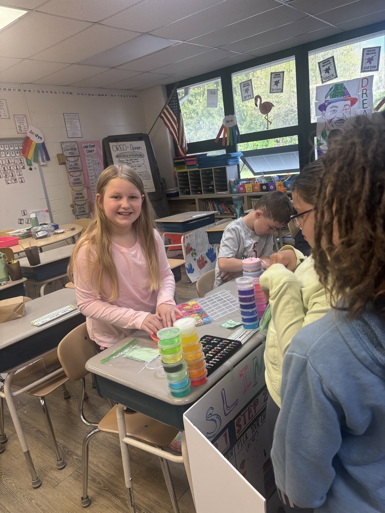 Second graders at Pleasant Elementary held their Goods and Services shopping day on Friday! 🛍️ This is Mrs. Scheid’s class.