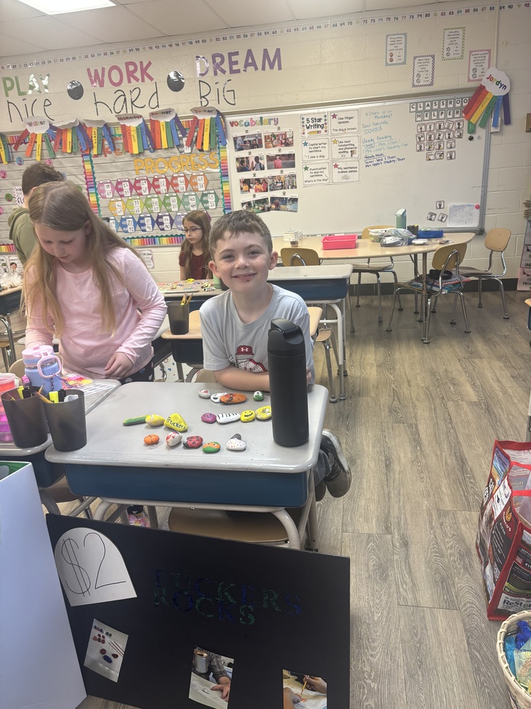 Second graders at Pleasant Elementary held their Goods and Services shopping day on Friday! 🛍️ This is Mrs. Scheid’s class.