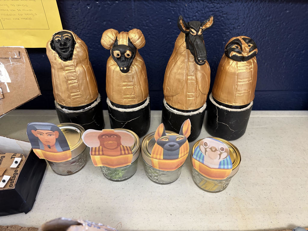 Mrs. Bergman's 6th Grade Egypt projects