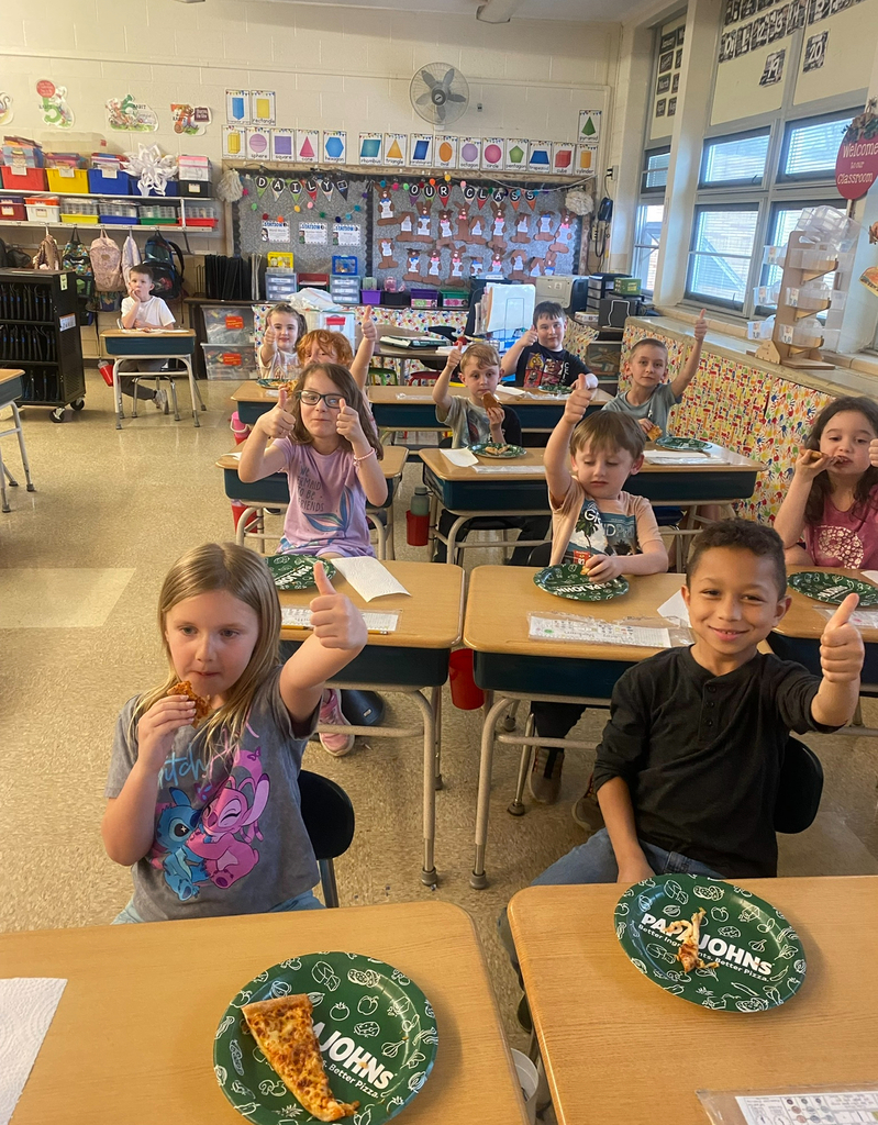 A special thank you to Papa John’s for partnering with our 1st grade classrooms to assist in teaching about fractions! Students had a fun, hands-on opportunity to explore halves, fourths and equal parts using real pizzas to bring math to life. We appreciate your support of our students and schools! @PapaJohns