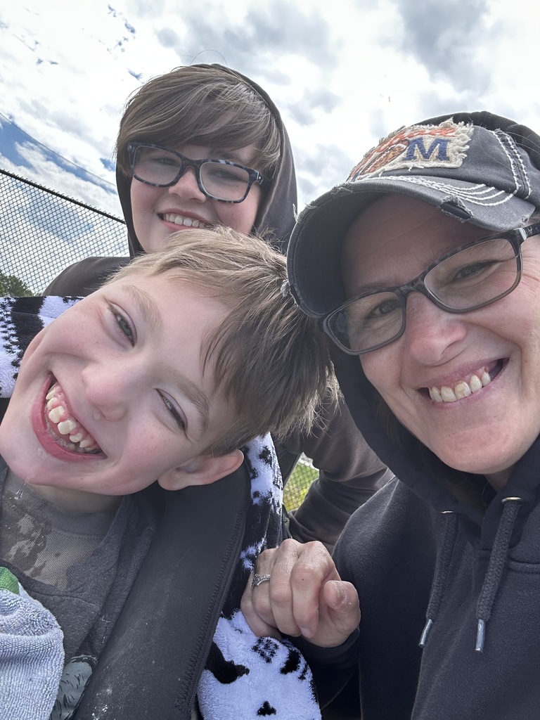 Mrs. Harris's Class enjoying the Lake Erie Crushers game. 