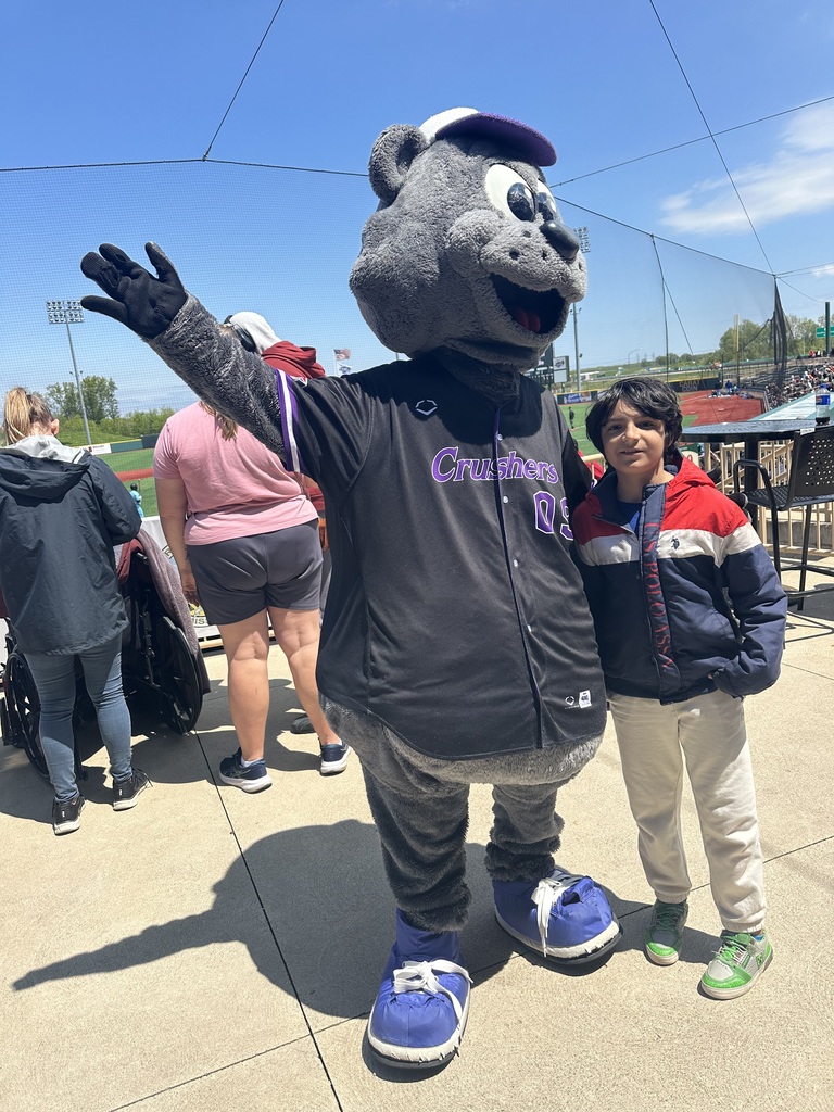 Mrs. Harris's Class enjoying the Lake Erie Crushers game. 