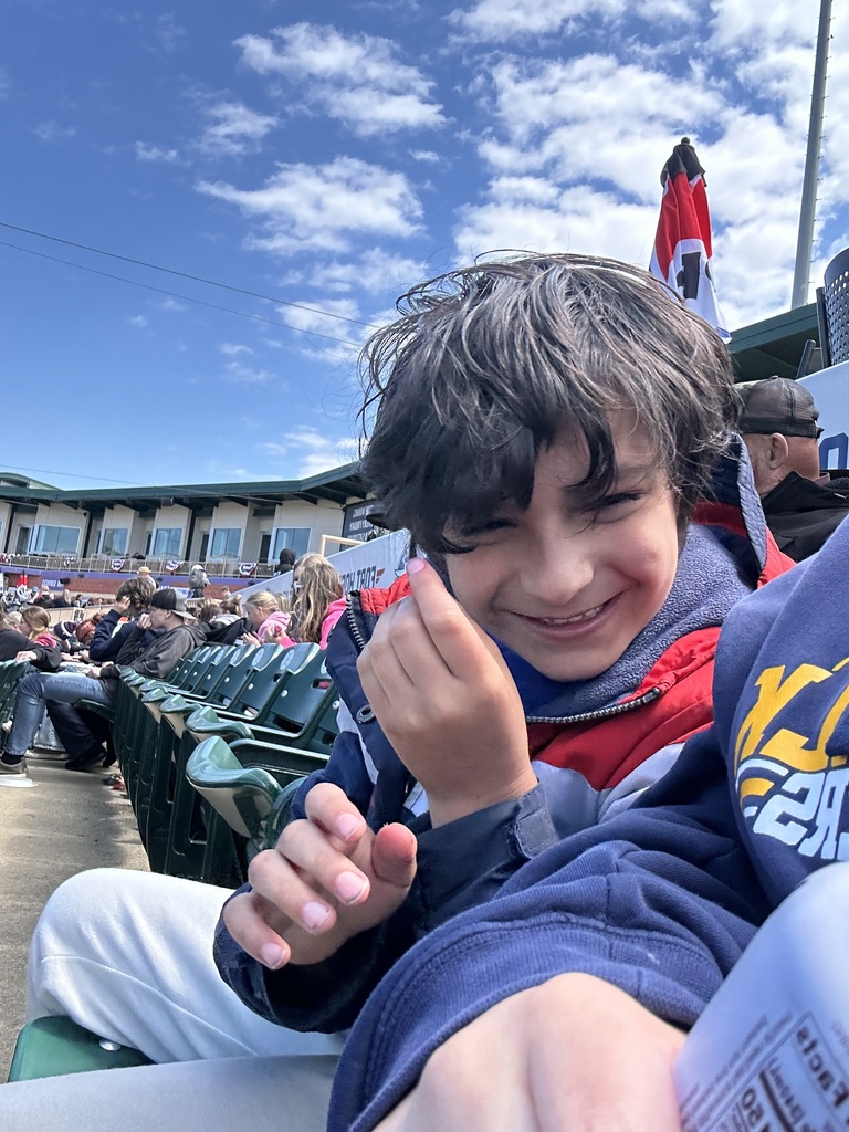 Mrs. Harris's Class enjoying the Lake Erie Crushers game. 