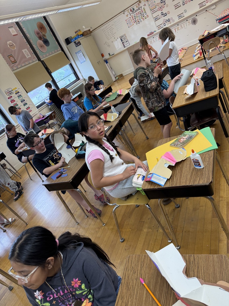 The Fourth Grade Blue Team learned about famous individuals and had fun bringing them to life as puppets during their recent biography project!