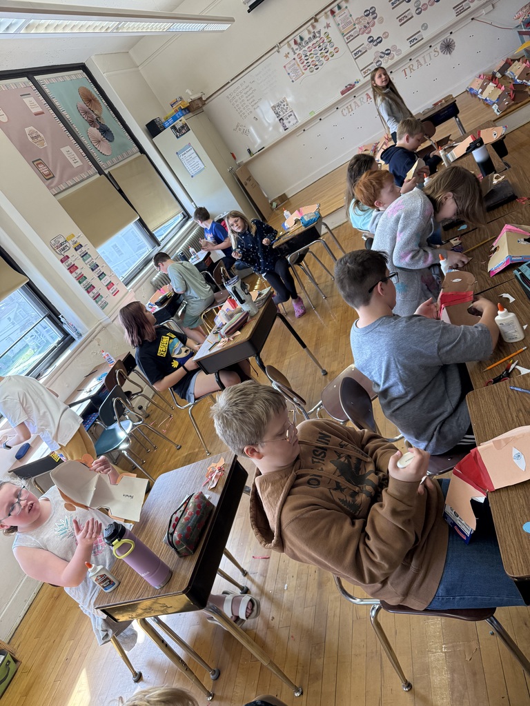 The Fourth Grade Blue Team learned about famous individuals and had fun bringing them to life as puppets during their recent biography project!