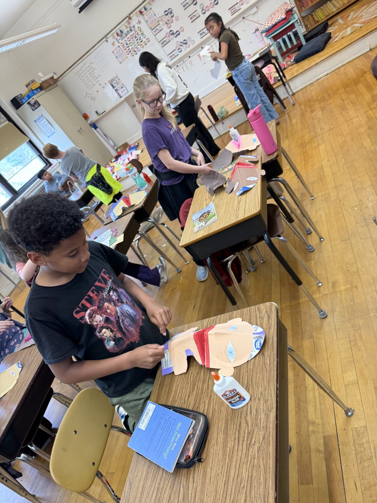 The Fourth Grade Blue Team learned about famous individuals and had fun bringing them to life as puppets during their recent biography project!