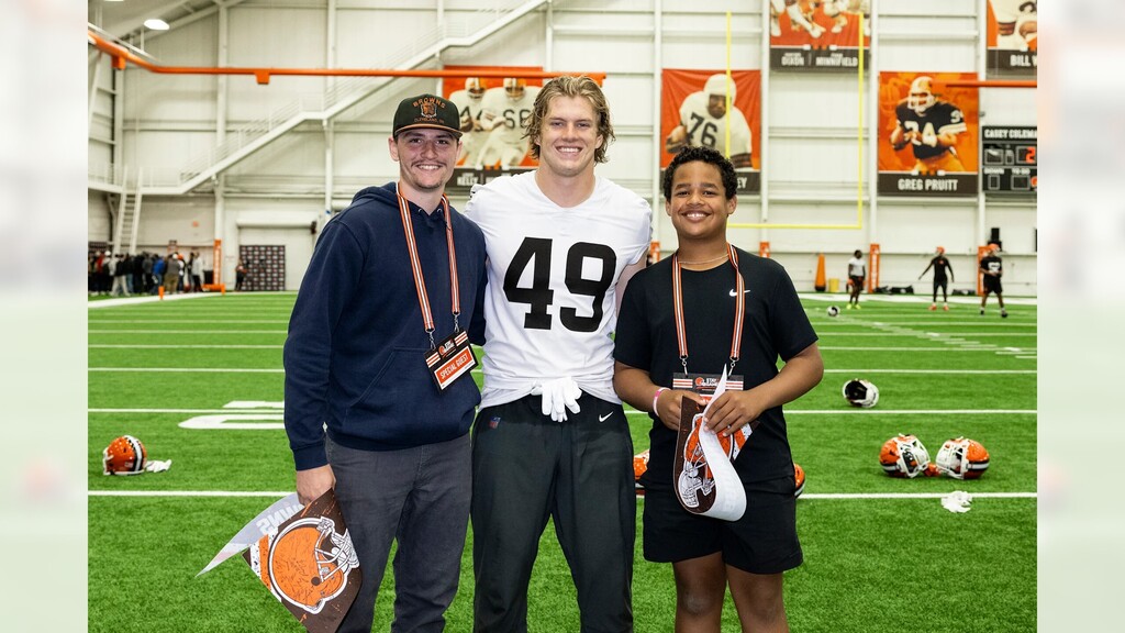 Yesterday, some of our students had the opportunity to attend the Cleveland Browns OTA practice. Football players in grades 7-11 who are in the green attendance category were selected. They were on the field while the Browns practiced for two hours. After the practice, NHS quarterback Brady Singer addressed the Browns players to introduce our group and explain why they were chosen to be there. Then the kids had the opportunity to get some signatures and pictures.