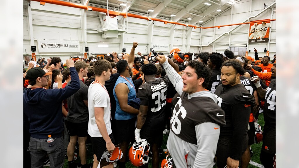 Yesterday, some of our students had the opportunity to attend the Cleveland Browns OTA practice. Football players in grades 7-11 who are in the green attendance category were selected. They were on the field while the Browns practiced for two hours. After the practice, NHS quarterback Brady Singer addressed the Browns players to introduce our group and explain why they were chosen to be there. Then the kids had the opportunity to get some signatures and pictures.