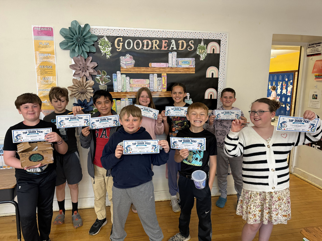 Kids in Mrs. Montague’s classes had a lot of fun creating inventions, conducting research, developing marketing strategies, and presenting their ideas to “sharks” during their Junior Shark Tank presentations. Students explained their ideas and negotiated their stakes. They were also fortunate to have parents, local business owners, and community members join them as sharks.🦈